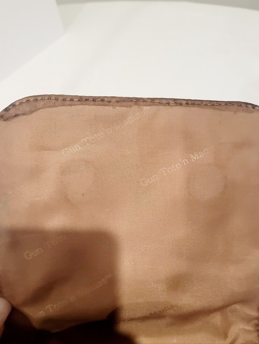 Gun Tote'n Mamas Distressed Leather Conceal Carry Crossbody - Picture 14 of 14